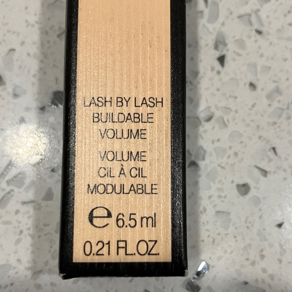 New Gucci Mascara Full size 6.5 ml 0.21 fl oz Eve Black color - Picture 3 of 5